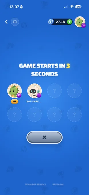 Last mobile private room lobby showing player slots before the game starts.